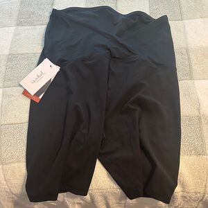 Maternity biker shorts